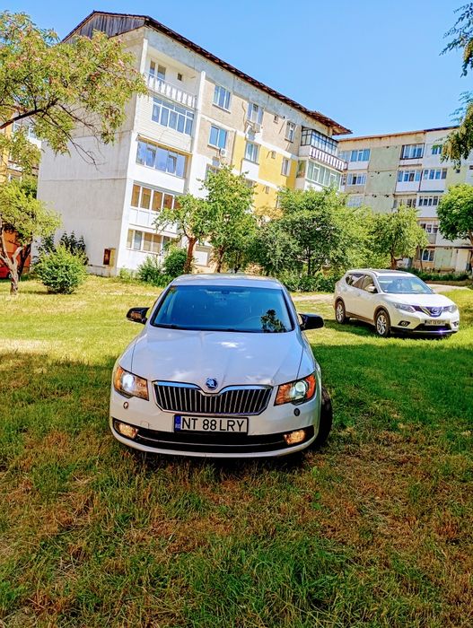 Vând Skoda Superb automata2014