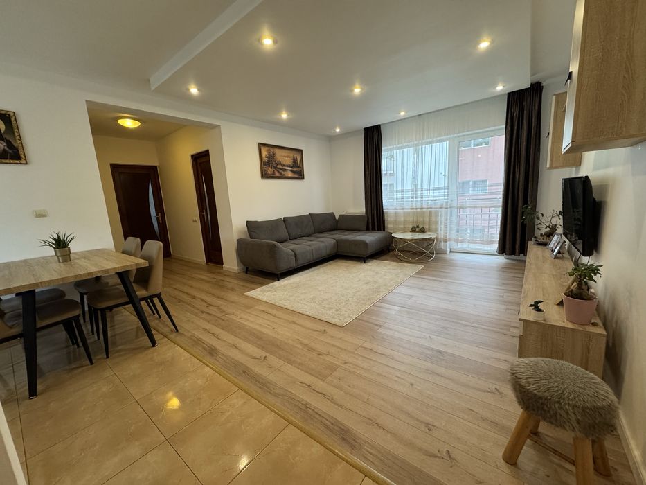 Vând apartament 70 mp +loc de parcare, etaj intermediar, Brădet