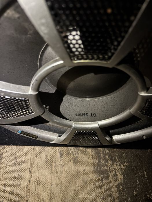 Suwoofer cu staie