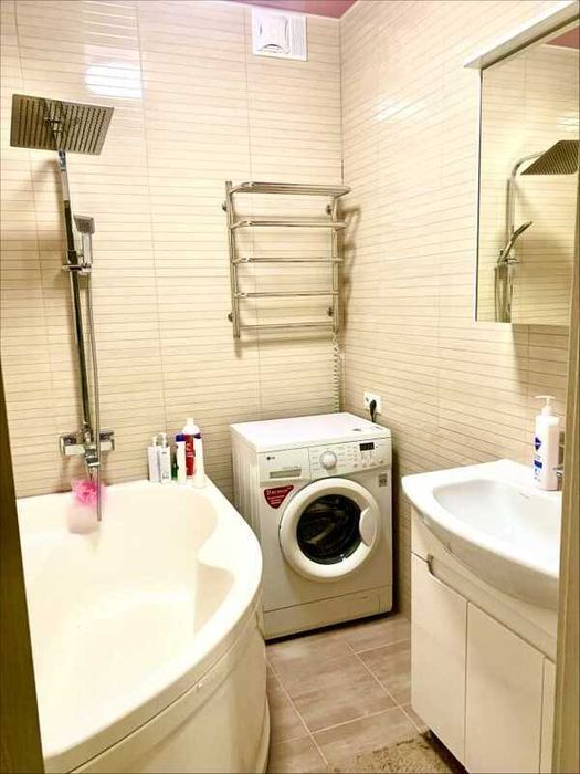 Сдаётся Квартира на метро ойбеке