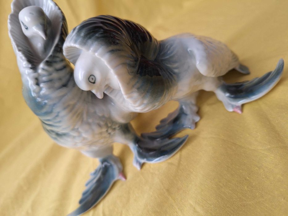 Bibelou foarte vechi - Portelan Pereche porumbei