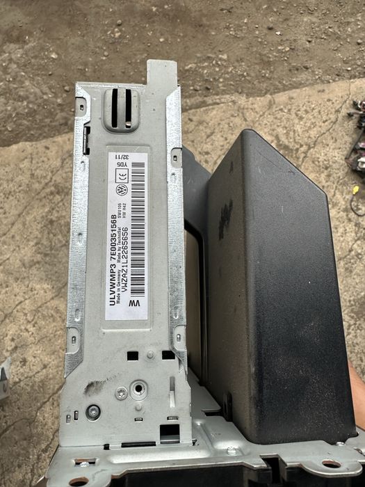 Оригинално CD радио плеър VW Golf 6 Passat T2 touran tiguan 2008-14