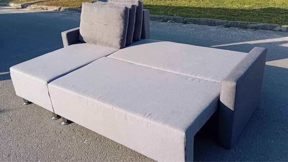 Coltar extensibil cu loc pentru haine