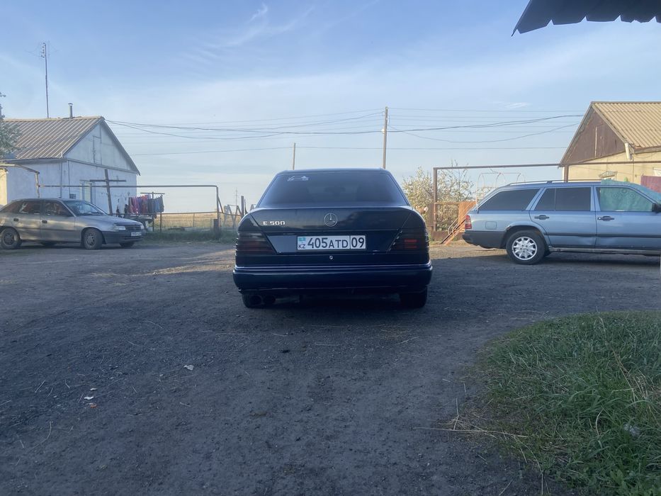 Мерседес 124 3,0