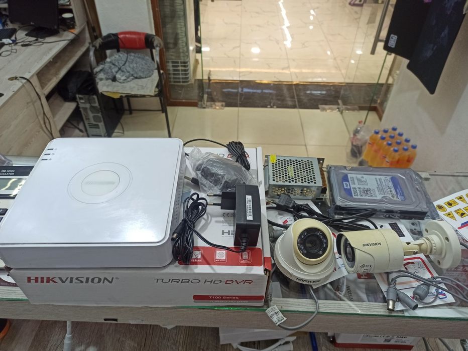 Две штук камера HD в комплекте б/у работает безотказно