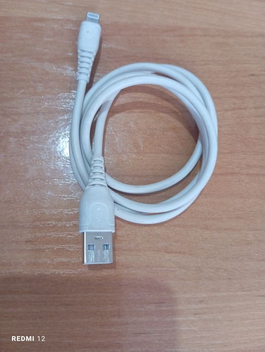 Продам айфон заридка шнур 2 шт