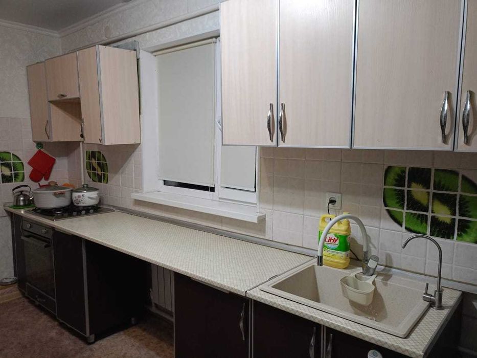 Продам кухонный гарнитур   торг уместен