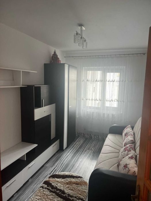 Vând apartament 3 camere, zona 