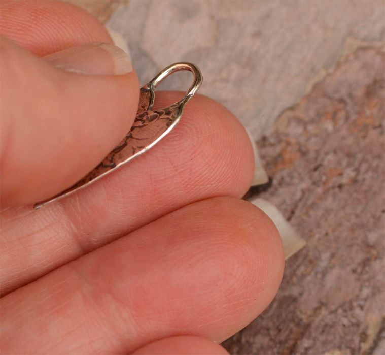 Сребърна висулка 925 издължено сърце – талисман за любов.