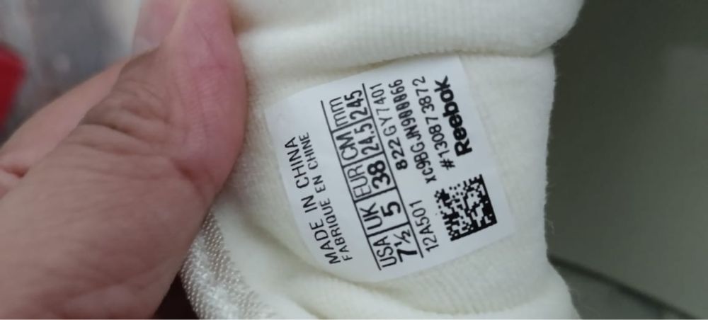 Кроссовки reebok 38