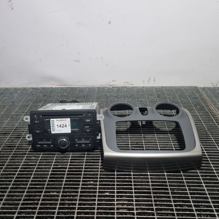Cd player Dacia Sandero 2 2012 - 2016 (1424) 281155216R
