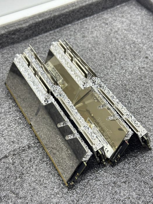 G.SKILL Trident Z royal 32GB