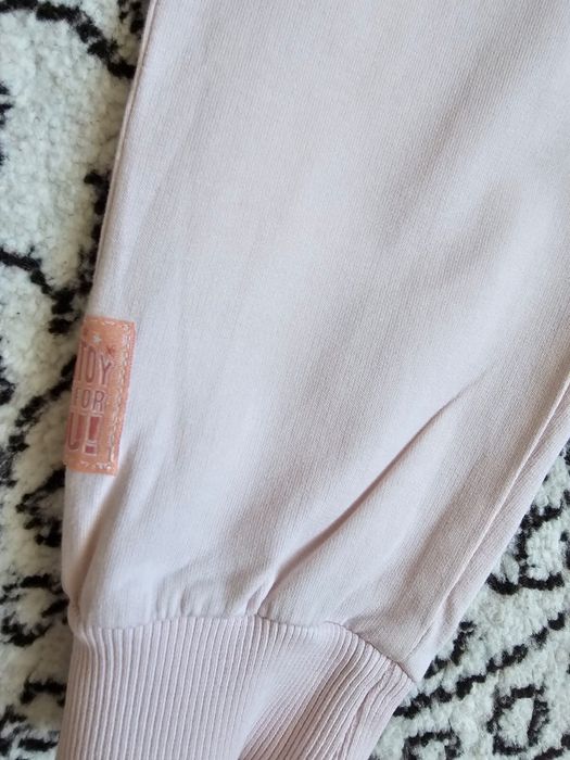 Продам костюмчик-двойку для девочек