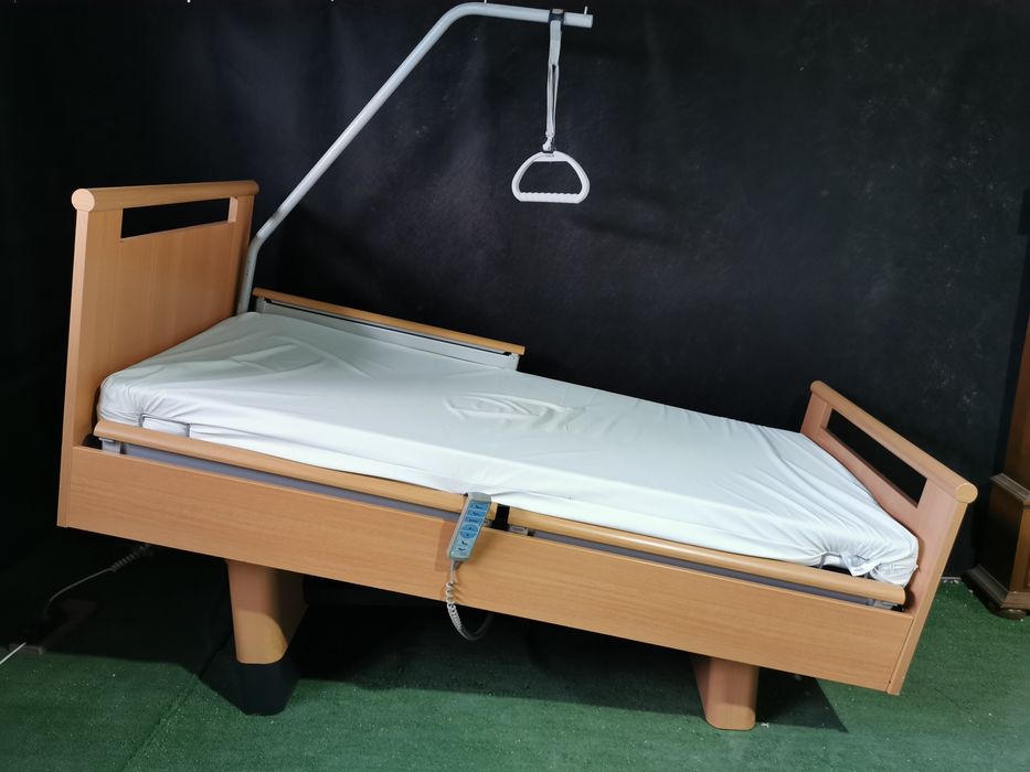 Електрическо болнично легло