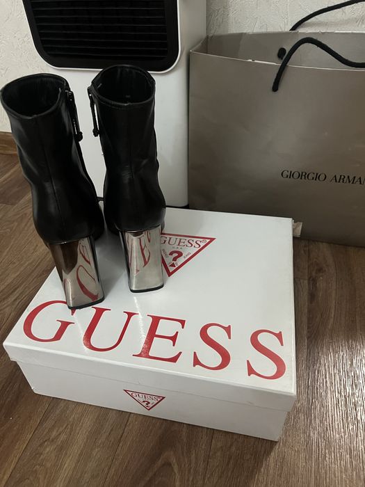 GUESS весенние сапоги оригинал