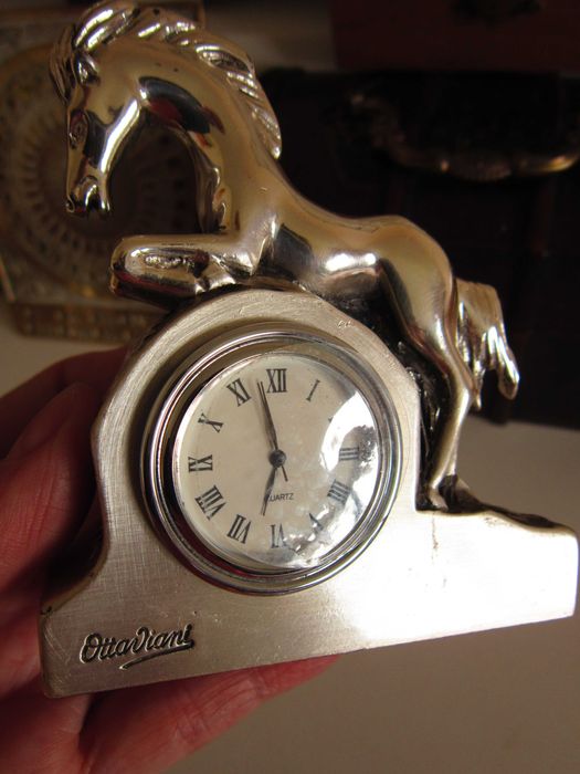 cadou rar Cal cu Ceas mic argintat Ottaviani Italia '80