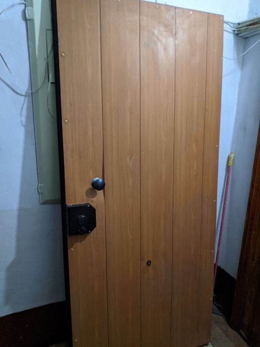 Дверь стальная ,входная б/у