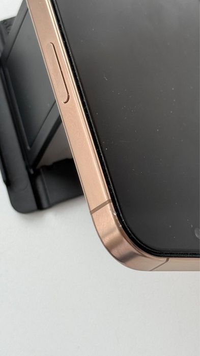 Iphone 16 pro max gold