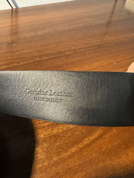 Curea off white din piele