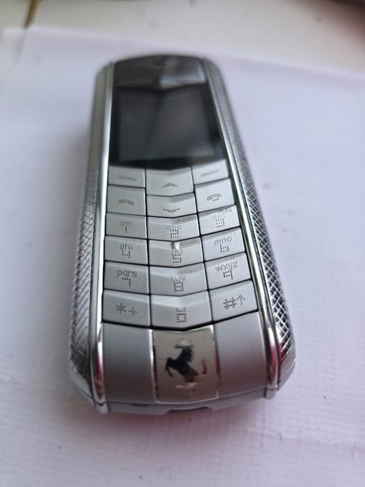 Vertu Ascent Ti Ferrari Rosso