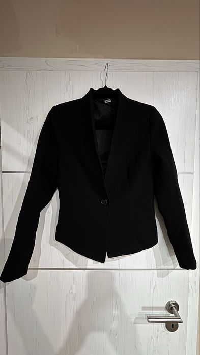 Дамски сака, черно и бежово