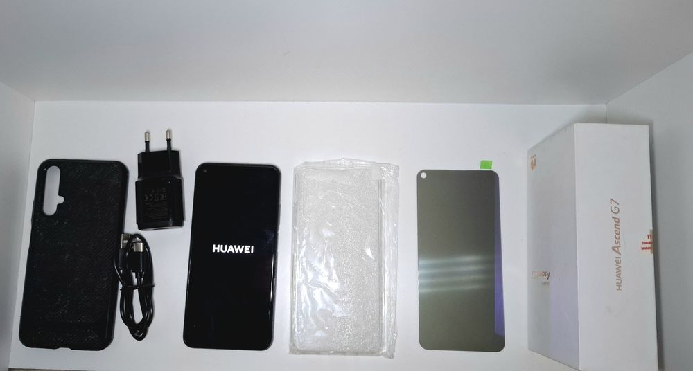Pachet Huawei Nova 5T black cu folie privacy 2 huse si incarcator comp