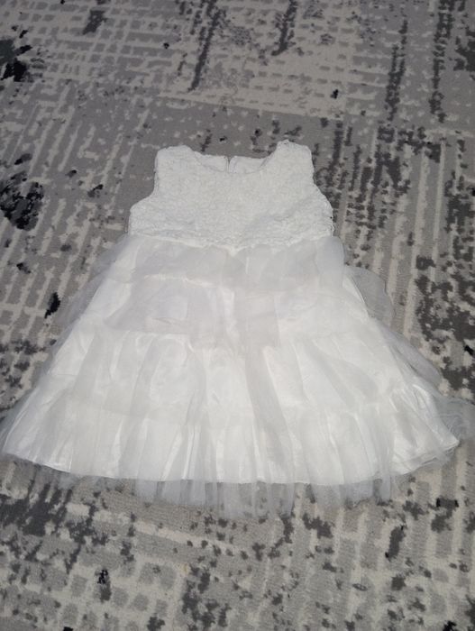 Продам платья для девочек,на годик!3 платья,импортные.Каждое по 50.000