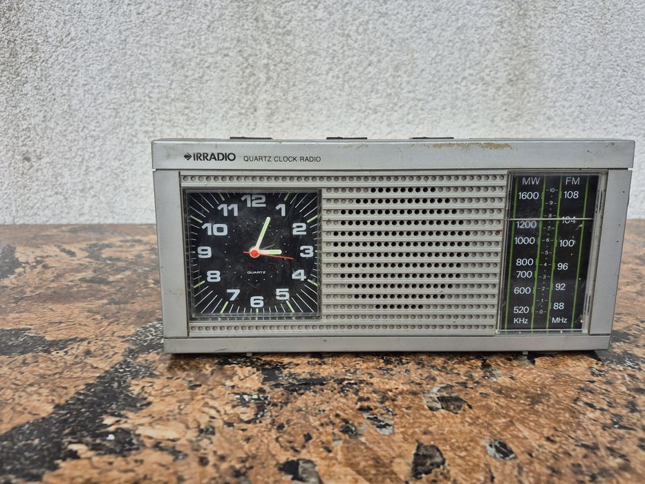 Radio cu ceas  irradio CQR-10 made in Italy