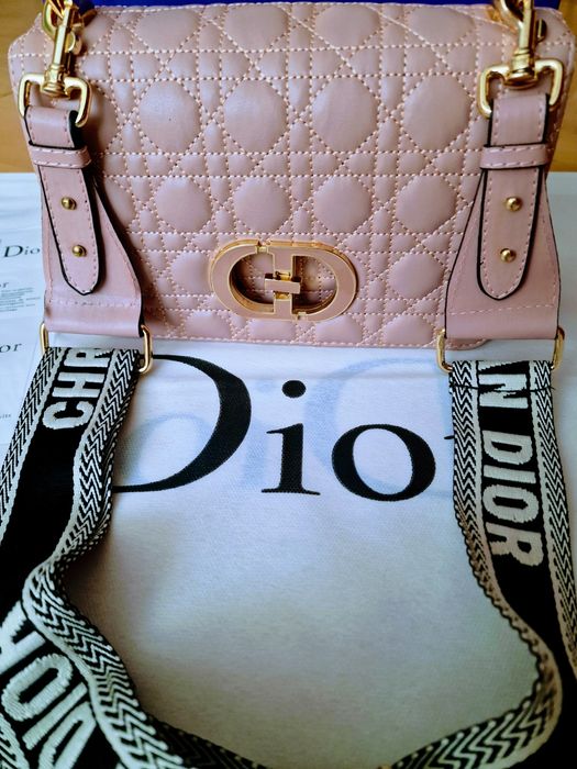 Geanta roz pudra,new model crossbody, saculet, etichetă incluse