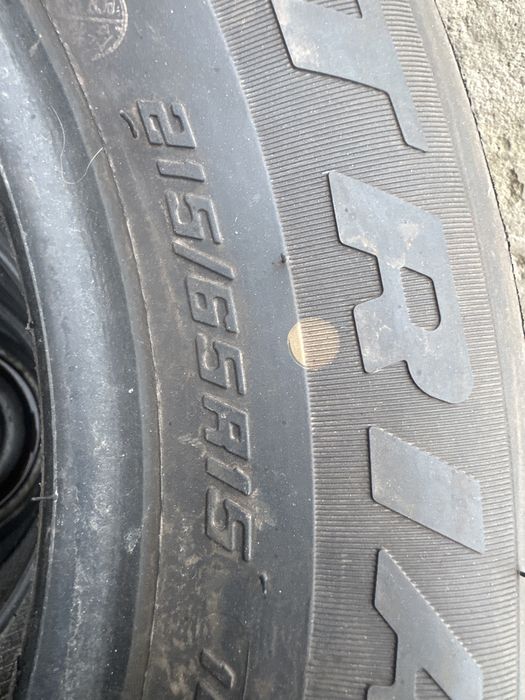 215/65 R15 Резина почти новая
