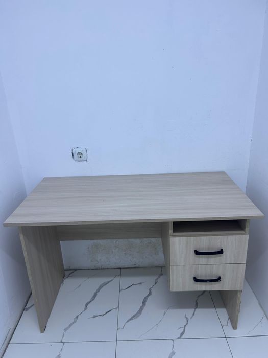 Продам стол парта офисная