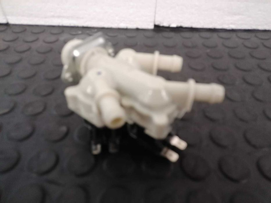 Electrovalva masina de spalat cu uscator LG 5221EN2003L, 3 iesiri /R23