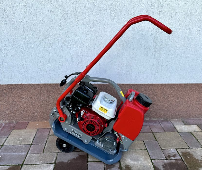 Placa compactoare Altrad Belle PCU07, NOUA! Motor Honda GX120, 70kg!