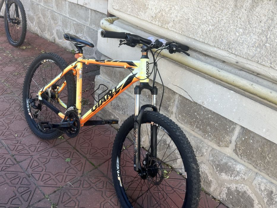 Vand   Bicicleta  Giant Atx alux tehnology (accept si scimburi )
