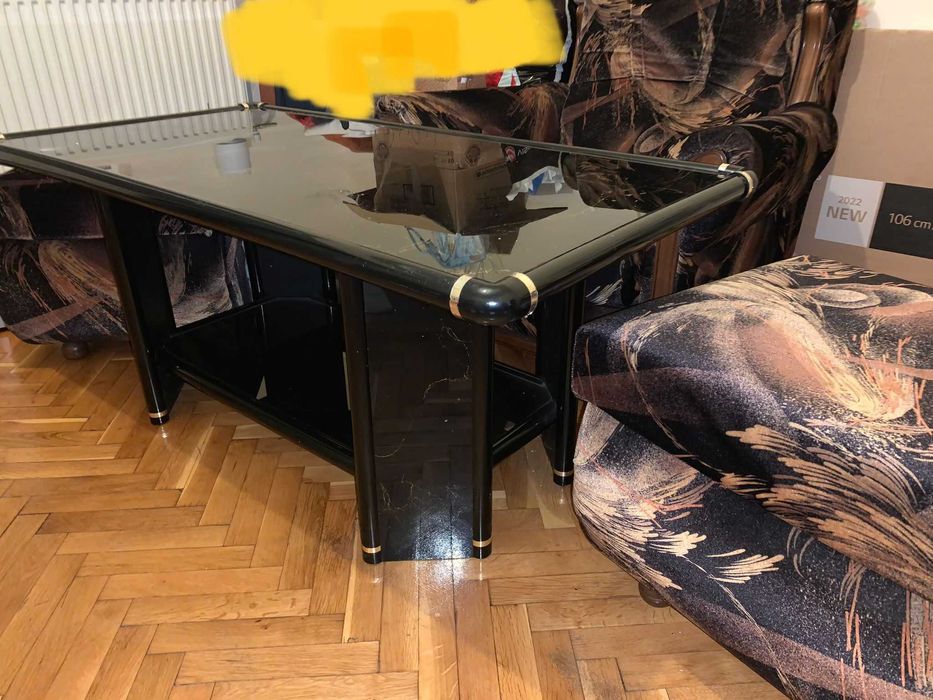 Продавам комплект мебели: маса, фотьойл и 2 табуретки – 159.99 лв