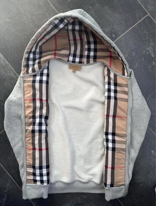 Суичър Burberry с цип, качулка и карирана подплата