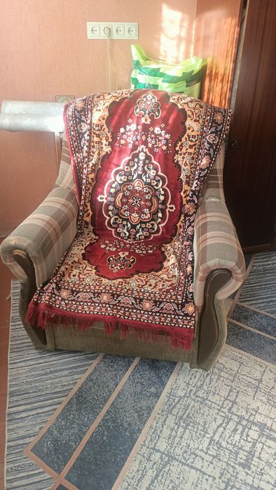 Продам Два кресла б/у .