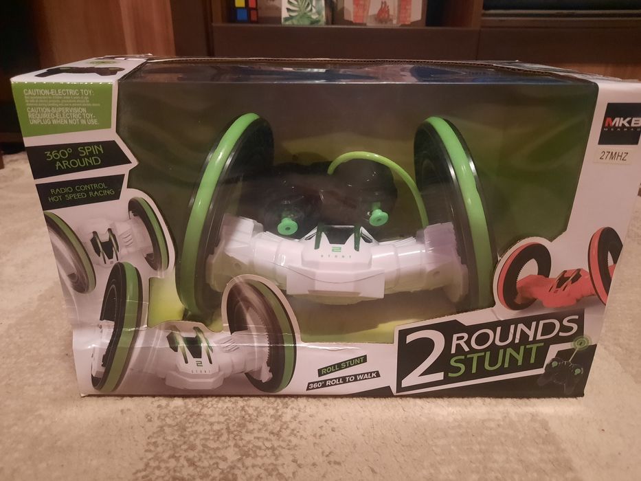 Masinuta acrobatii cu telecomanda