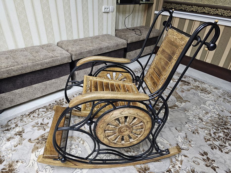 Кресло-качалка производство Индия. Ручное изделие