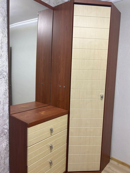 Продам шкаф в прихожию