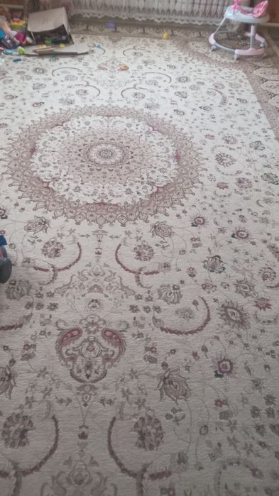 Продам ковёр в хорошем состоянии