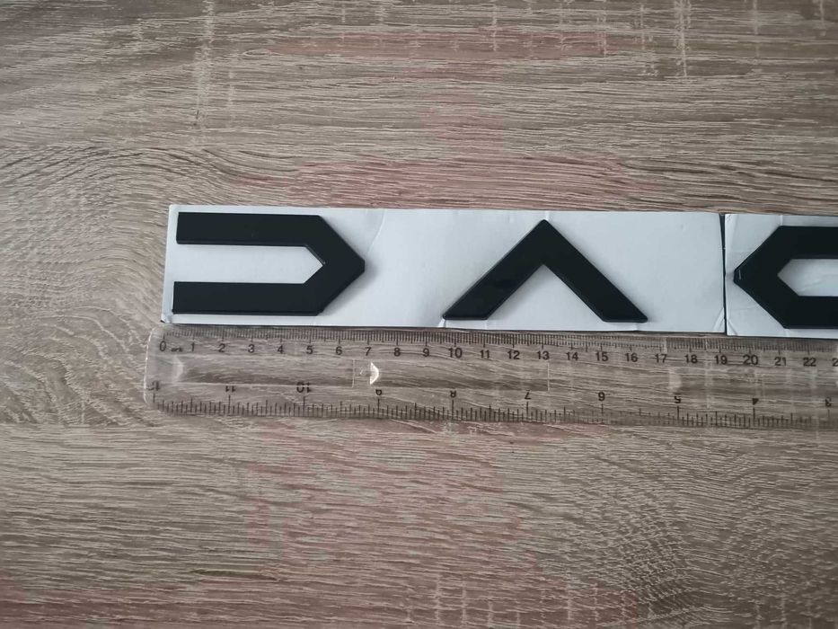 черен надпис Дачия Dacia нов стил