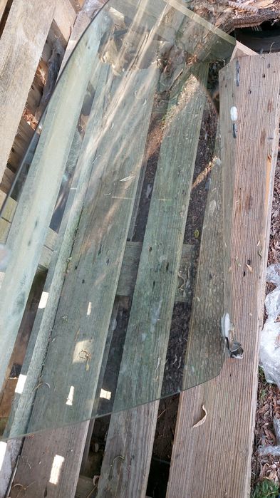 Стекло передней двери Subaru Outback B4