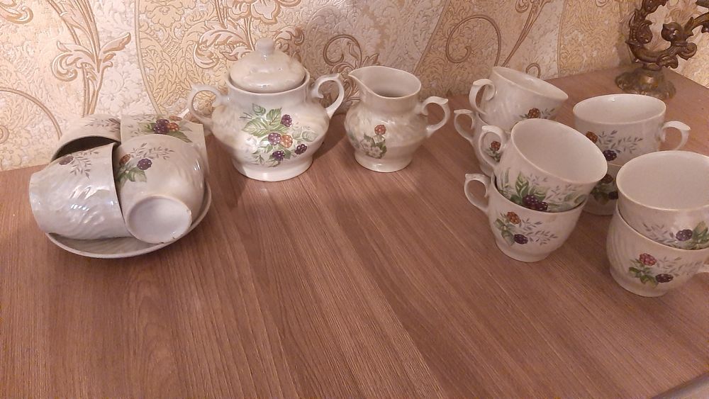 Сервиз продам чайный.