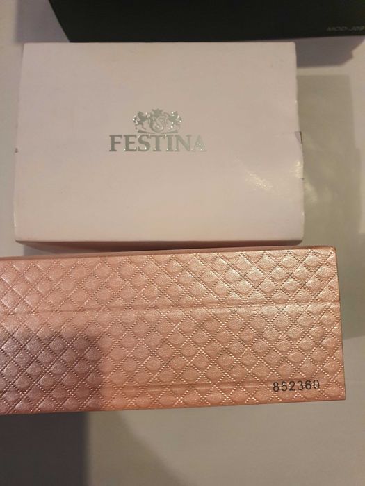 Ceas Festina nou, dama