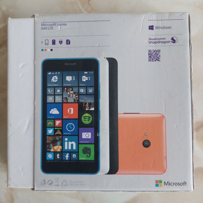 Vând Nokia Lumia 640 codat VodafoneRO (la cutie) //poze reale