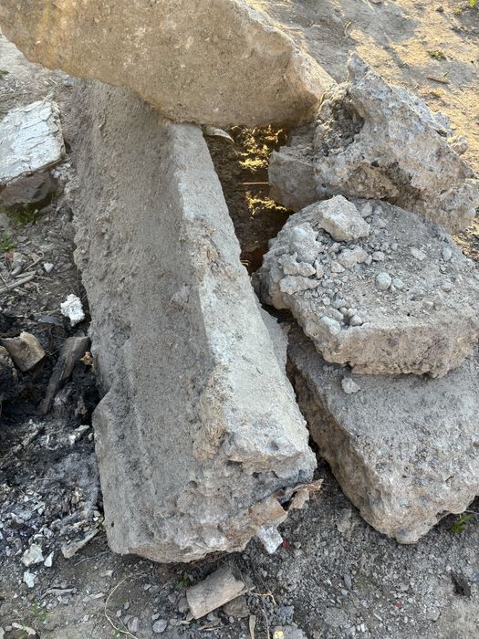 Отдам даром грунт / бетон