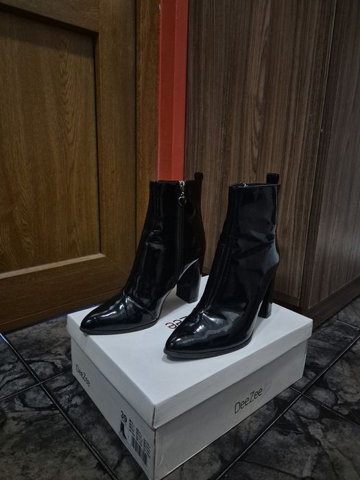 Дамски боти/ботуши/токчета DeeZee