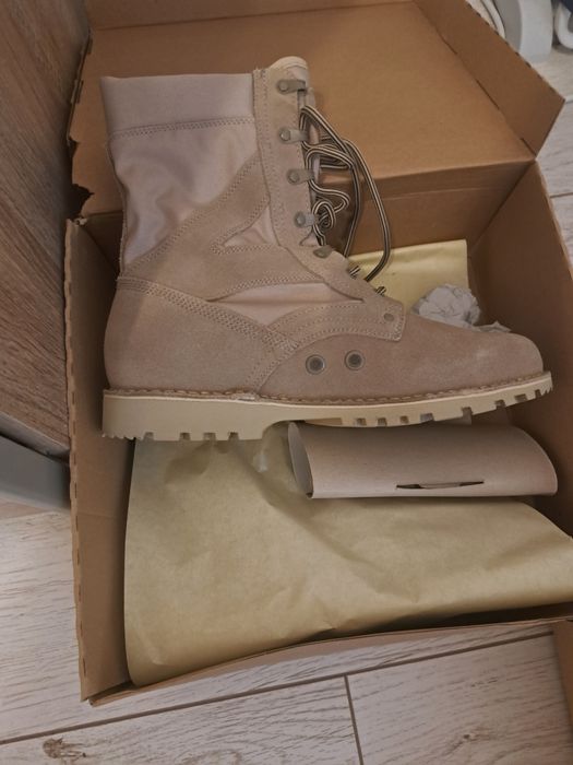 Vând bocanci stil ARMY
