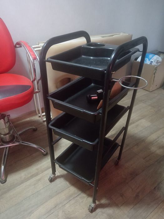 Продам помощник парикмахерский